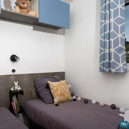 Camping Mobil Confortable Avec Terrasse à - Api-1-52-887