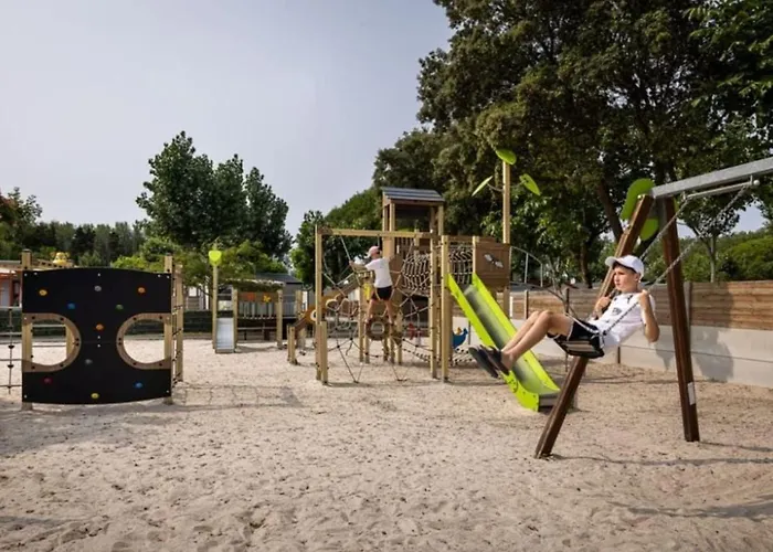 Mobil Confortable Avec Terrasse à - Api-1-52-887 Camping Saint-Hilaire-de-Riez