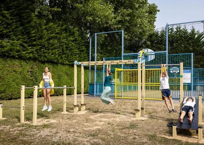 Camping Mobil Confortable Avec Terrasse à - Api-1-52-887 *